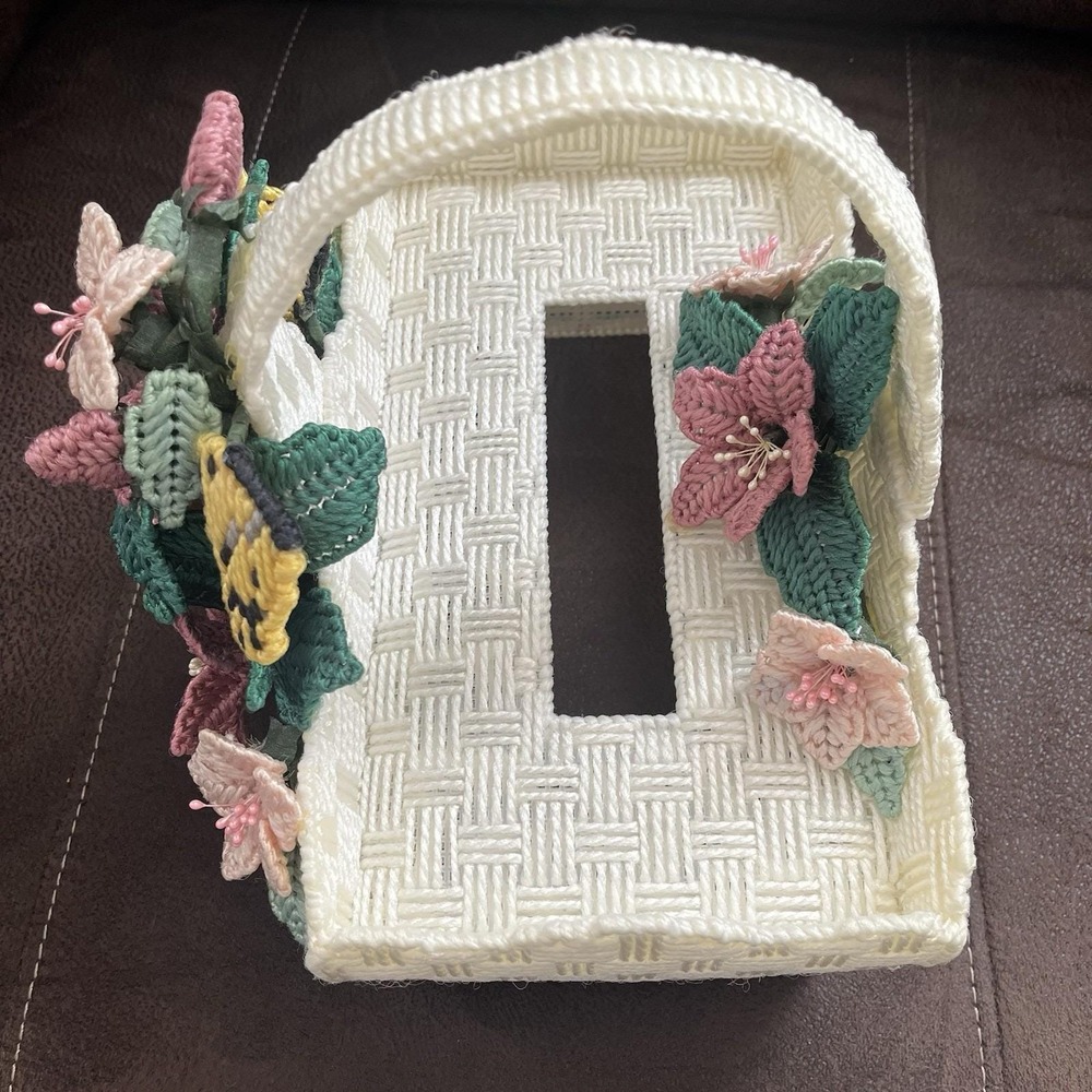 VTG Handmade Crochet Kleenex Box Cover Floral Spring Bouquet Cabincore Victorian - Picture 3 of 10